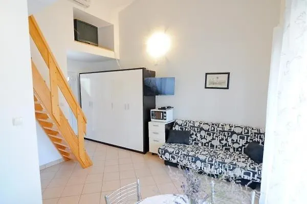 In With Seaview, Terrace, Air Condition, Wifi Kali