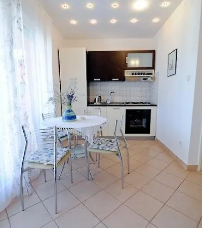 Lejlighed In With Seaview, Terrace, Air Condition, Wifi Kali