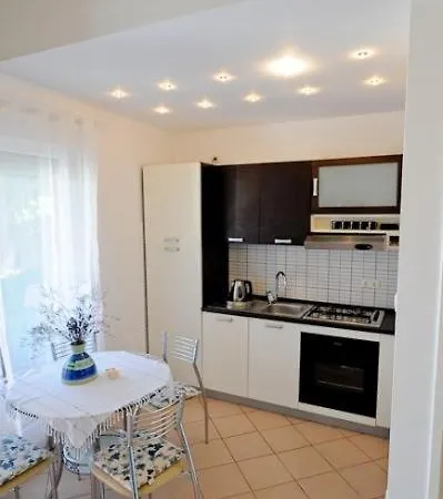 In With Seaview, Terrace, Air Condition, Wifi Lejlighed *