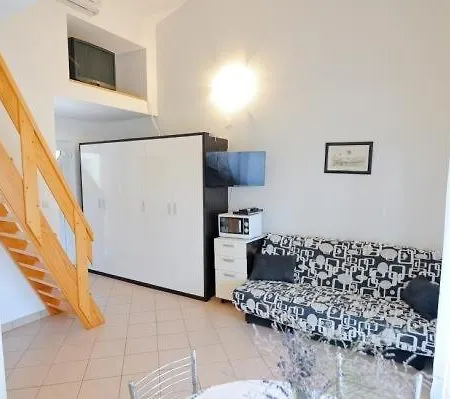 In With Seaview, Terrace, Air Condition, Wifi Kali