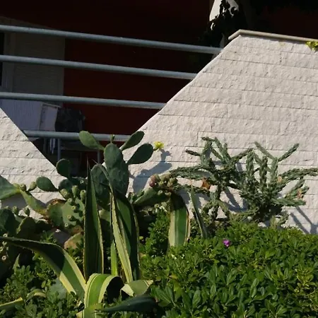 In With Seaview, Terrace, Air Condition, Wifi Lejlighed *
