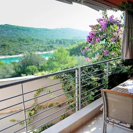 In With Seaview, Terrace, Air Condition, Wifi Kali