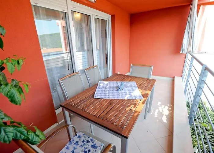 In With Seaview, Terrace, Air Condition, Wifi Lejlighed