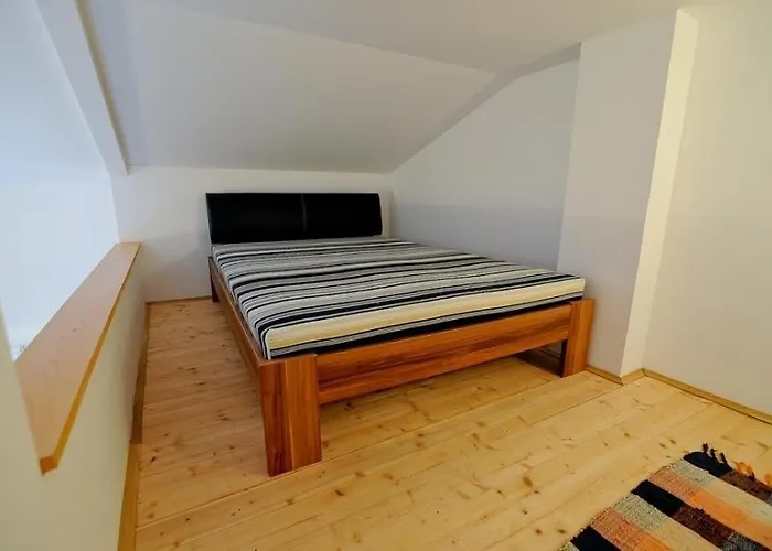 In With Seaview, Terrace, Air Condition, Wifi דירה