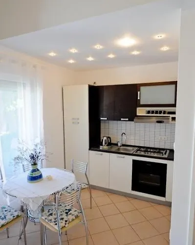 In With Seaview, Terrace, Air Condition, Wifi Lejlighed *